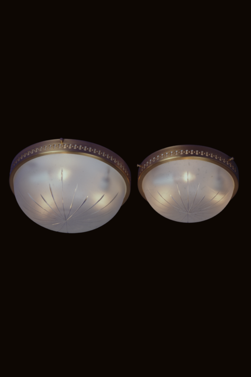 Plafonnier en laiton et en verre sablé taillé 2625 / 2630